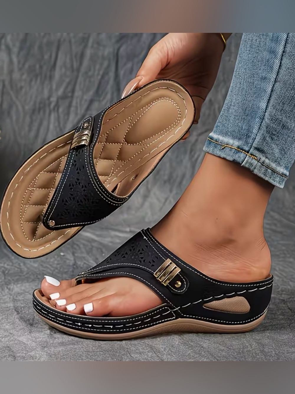 Women's Navy Blue Quilted Thong Sandals Sz 7.5 - Picture 3 of 6